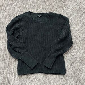 525 America dark gray / soft black crew neck sweater size small